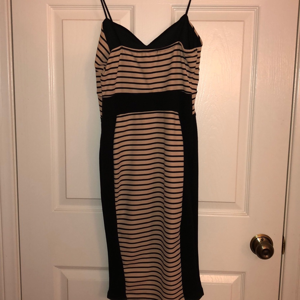 Dress - Picture 3 of 5